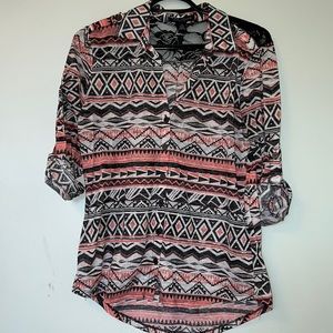 3/4 patterned button up shirt